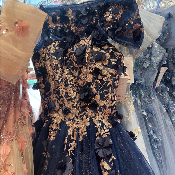 Dress!! - Picture 4 of 4